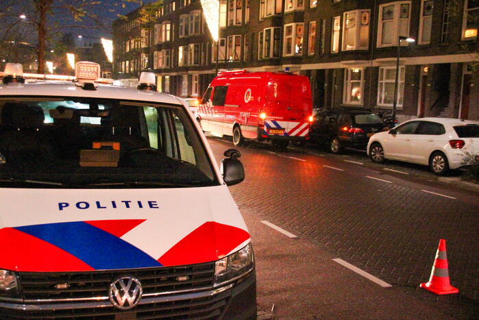 Twee aanhoudingen na chemische lucht in woning, mogelijke drugslab aanwezig