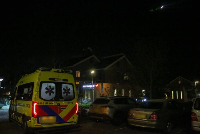 Traumateam assisteert bij medische noodsituatie