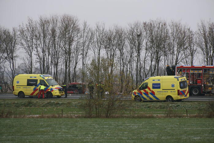 Meerdere gewonden bij ernstig ongeval tussen meerdere voertuigen