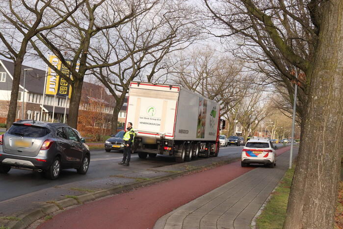 Gestrande vrachtwagen zorgt voor verkeersoverlast
