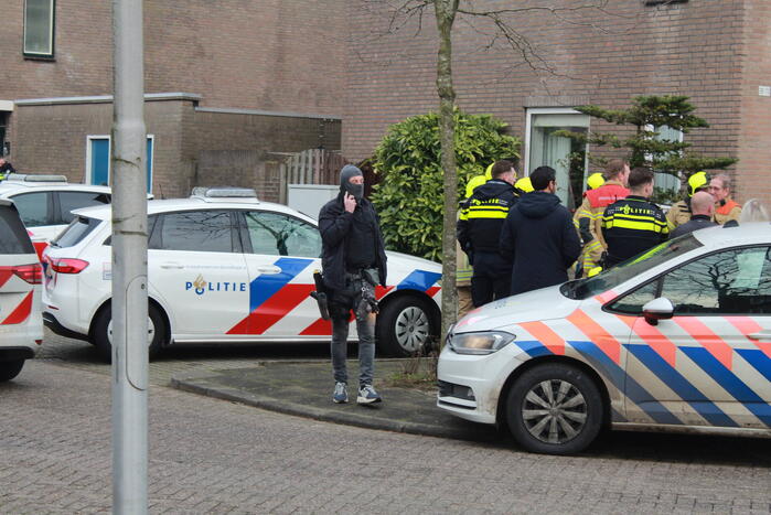 Man met verward gedrag aangehouden in woning