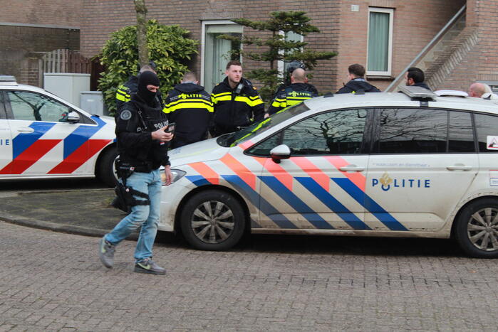 Man met verward gedrag aangehouden in woning