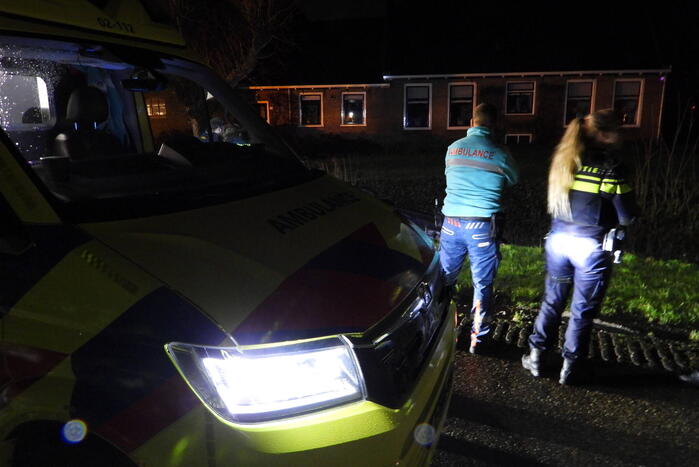 Automobilist belandt op zijn kop in een sloot