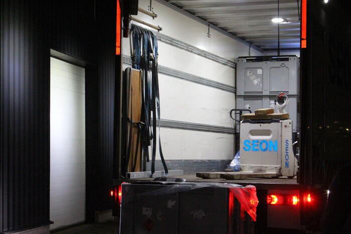 Brandweer verricht metingen in pand