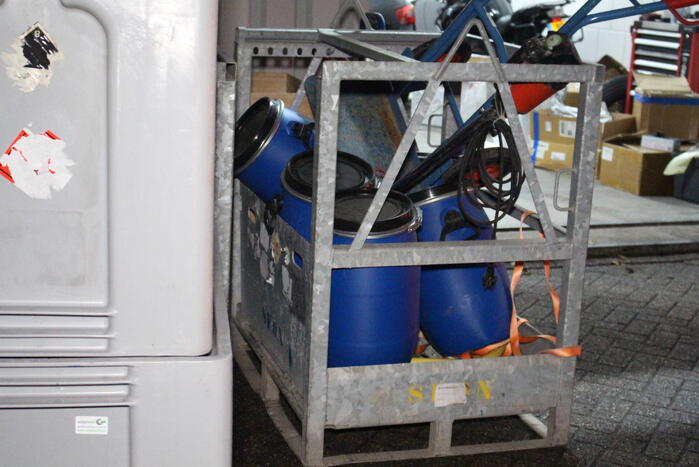 Brandweer verricht metingen in pand