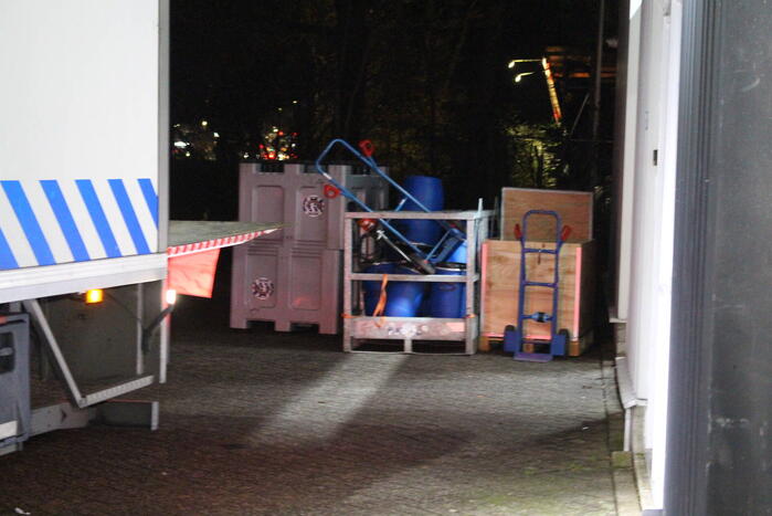 Brandweer verricht metingen in pand