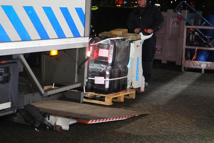 Brandweer verricht metingen in pand