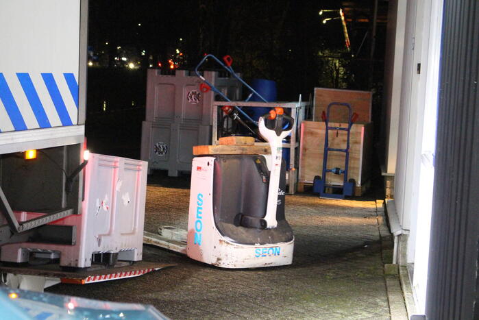 Brandweer verricht metingen in pand