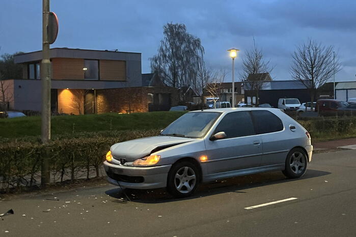 Twee auto's beschadigd bij ongeval