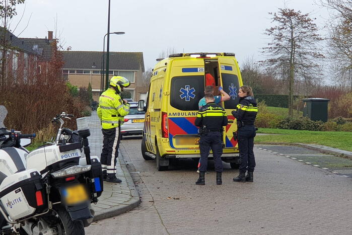 Fietsster loopt hoofdwond op na val tegen stoeprand