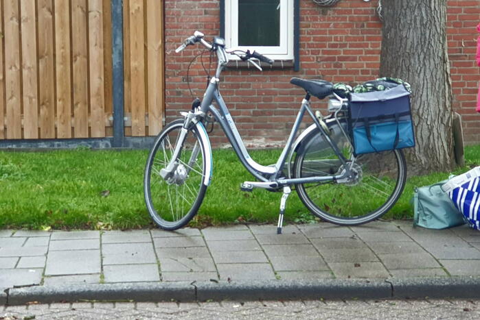 Fietsster loopt hoofdwond op na val tegen stoeprand