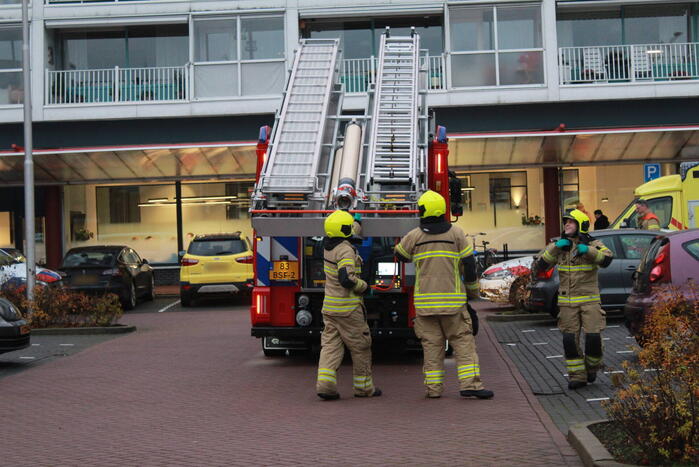 Persoon afgehesen na val van balkon