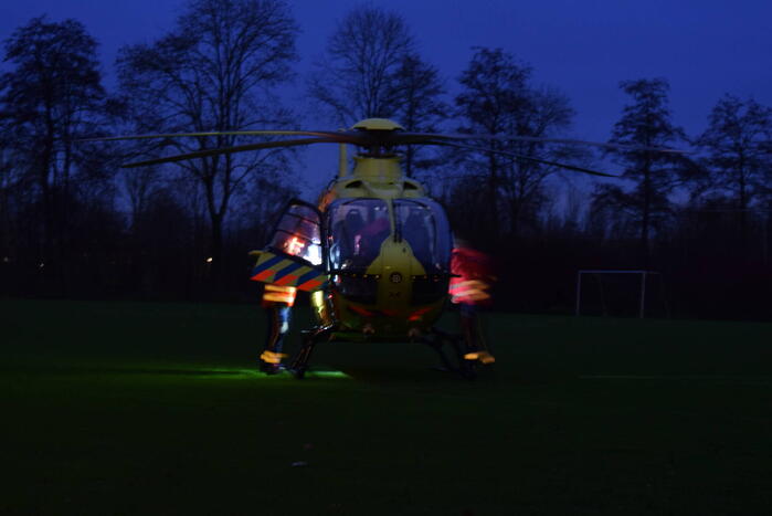 Scooterrijder zwaargewond bij aanrijding met pick-up truck