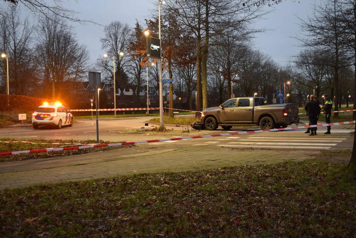 Scooterrijder zwaargewond bij aanrijding met pick-up truck