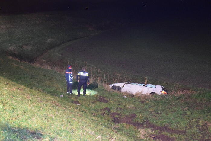 Achtervolging eindigt in sloot