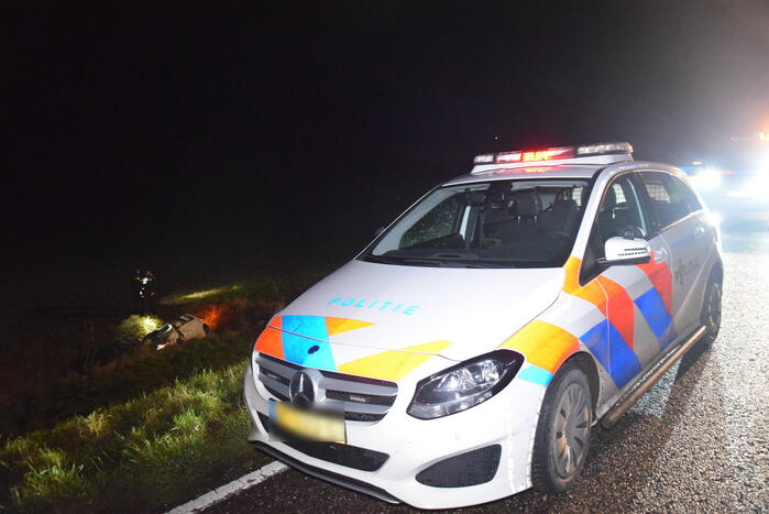 Achtervolging eindigt in sloot