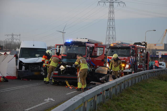 Zwaargewonde bij frontale botsing