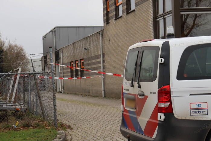 Groot politie onderzoek bij werkadres vermiste man