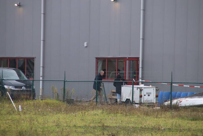 Groot politie onderzoek bij werkadres vermiste man