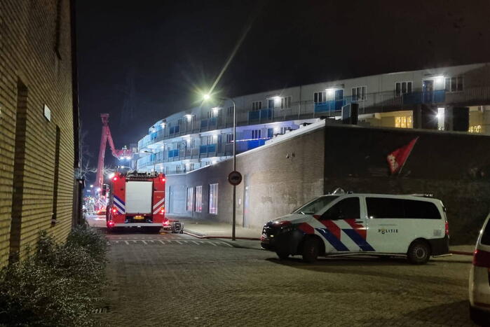 Grote brand op balkon van appartement