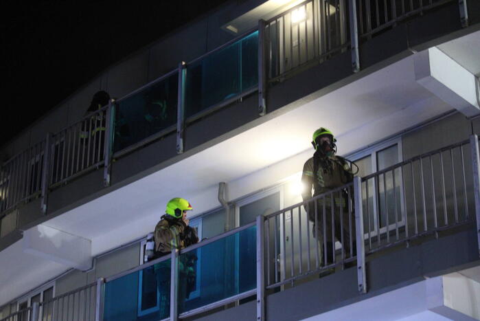 Grote brand op balkon van appartement