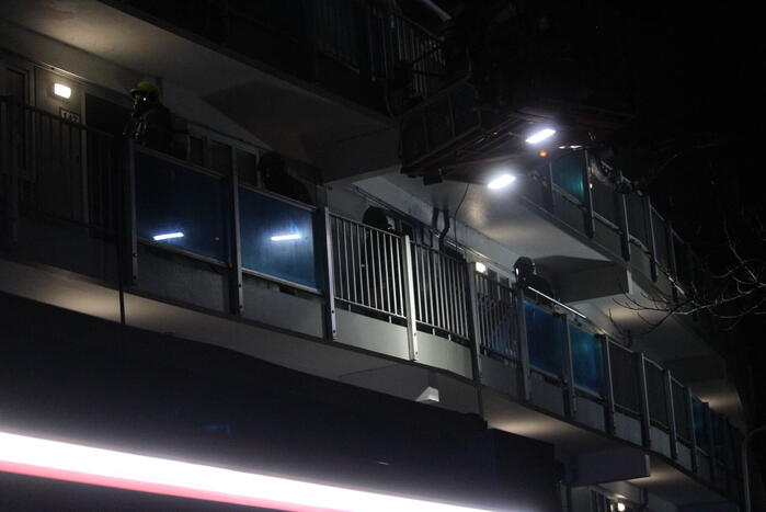 Grote brand op balkon van appartement