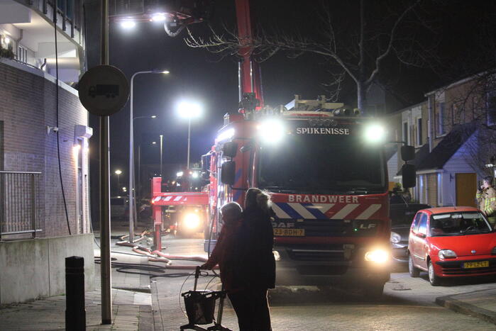 Grote brand op balkon van appartement