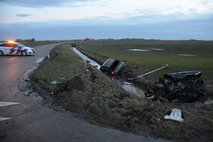 Veel schade bij aanrijding tussen twee voertuigen