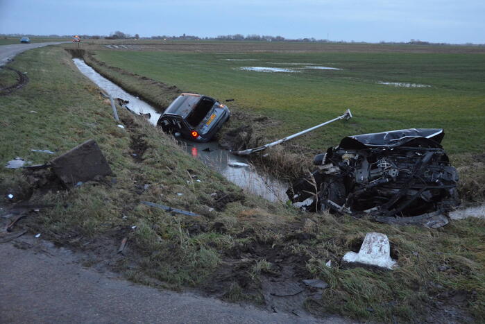 Veel schade bij aanrijding tussen twee voertuigen