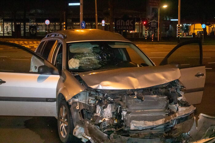 Dronken bestuurder zonder rijbewijs veroorzaakt ongeval met twee gewonden