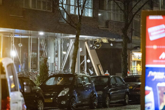 Veel schade door plofkraak bij geldautomaat