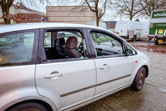 Gesloopte personenwagen aangetroffen