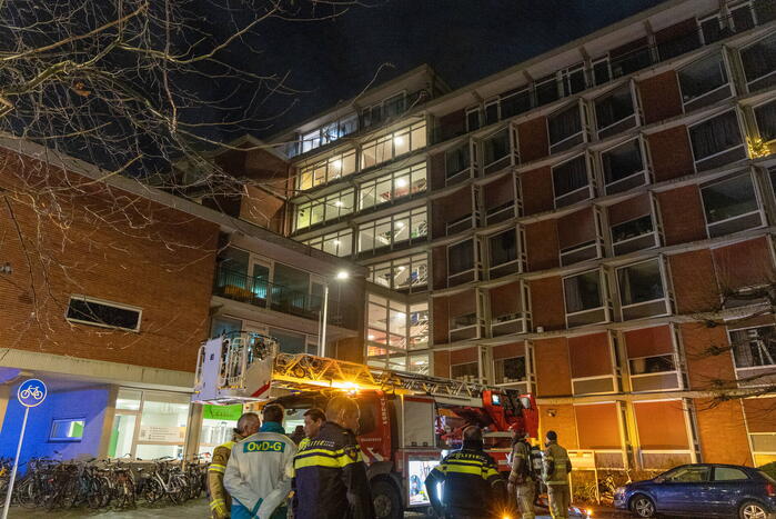 Woningen uit flat geëvacueerd door brand