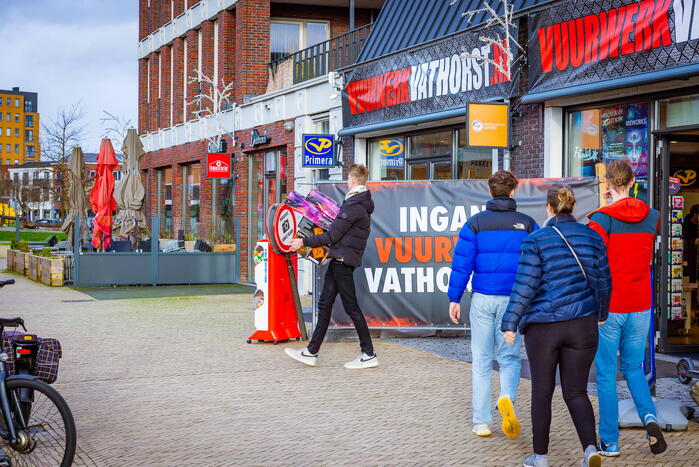 Vuurwerkliefhebbers kopen massaal in ondanks afsteekverbod