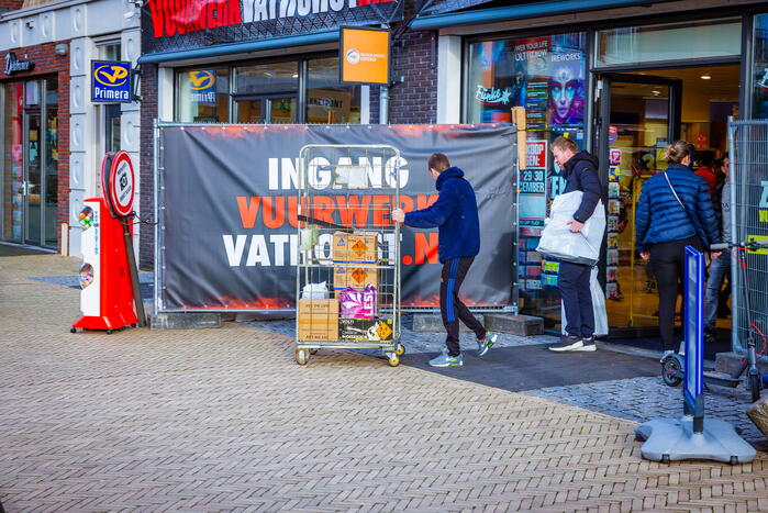 Vuurwerkliefhebbers kopen massaal in ondanks afsteekverbod