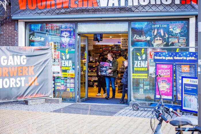 Vuurwerkliefhebbers kopen massaal in ondanks afsteekverbod