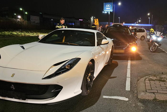 Dure Ferrari betrokken bij ongeval