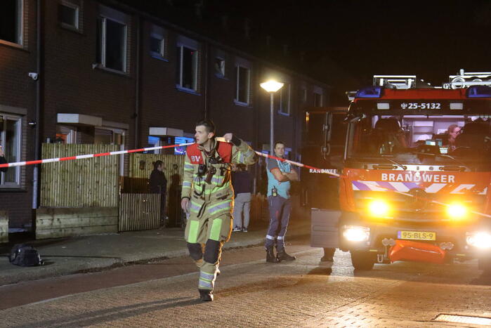 Zwarte rookwolken uit slaapkamer