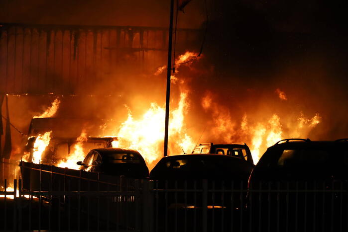 Gigantische brand in garage