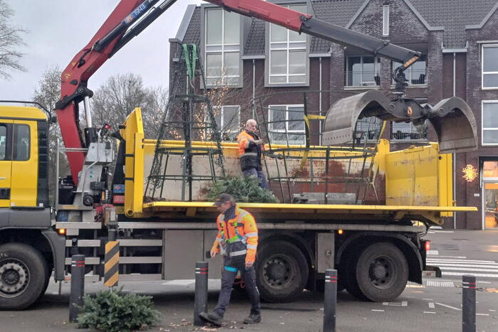 Gemeente haalt kerstboom vroegtijdig weg