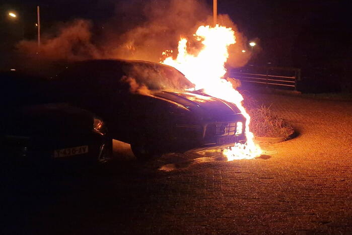 Porsche Cayenne verwoest door brand