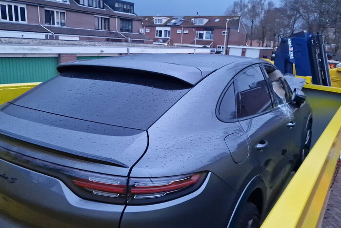 Porsche Cayenne verwoest door brand