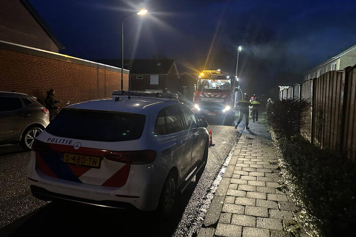 Felle brand in garage, vuurwerk mogelijk oorzaak van de brand