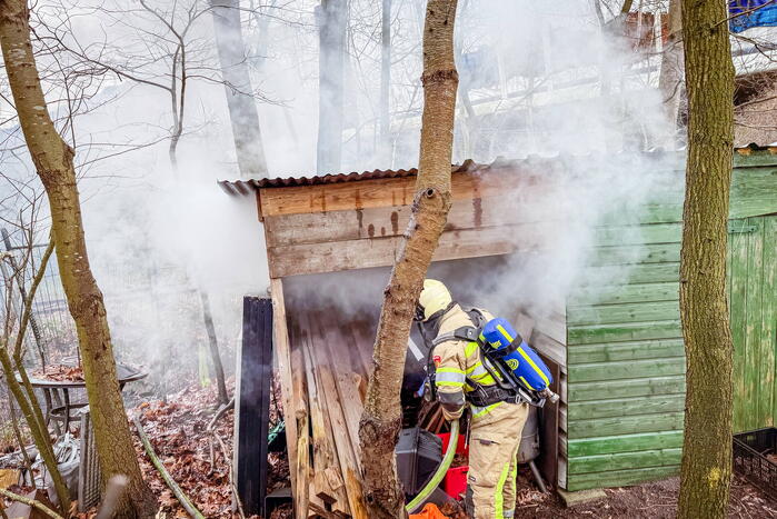 Schuur in volkstuin afgebrand