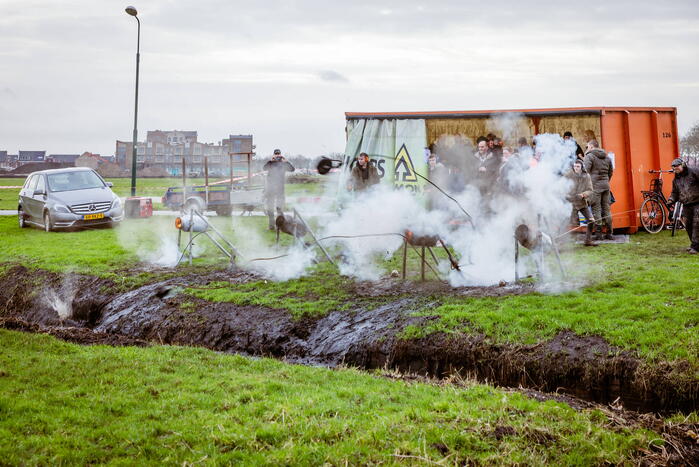Carbidschieten dit jaar een dag eerder
