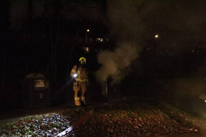 Veel rookontwikkeling bij brand in container