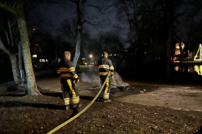 Kliko en kerstboom in brand