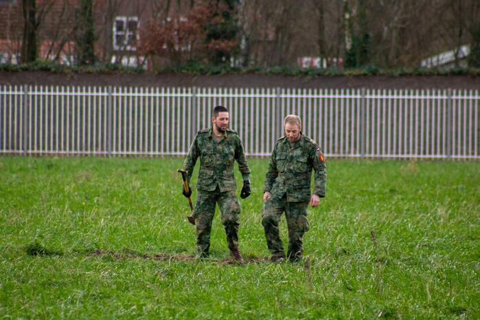 Straat afgezet na aantreffen vuurwerkbom