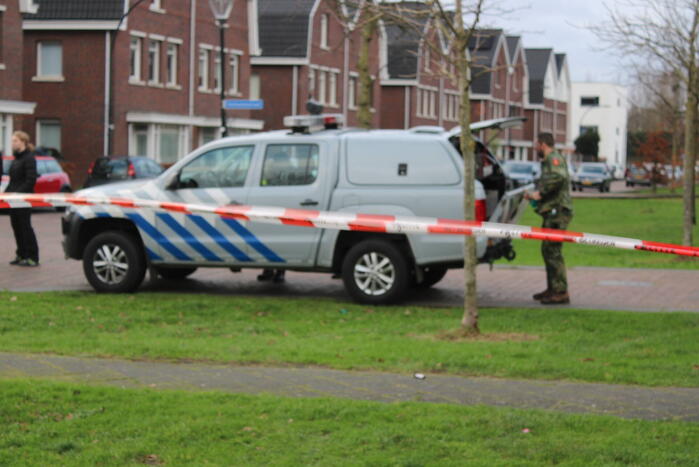 Straat afgezet na aantreffen vuurwerkbom