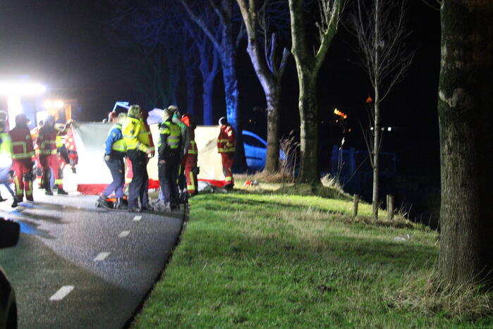 Voetganger overleden en twee zwaargewond bij aanrijding met personenauto
